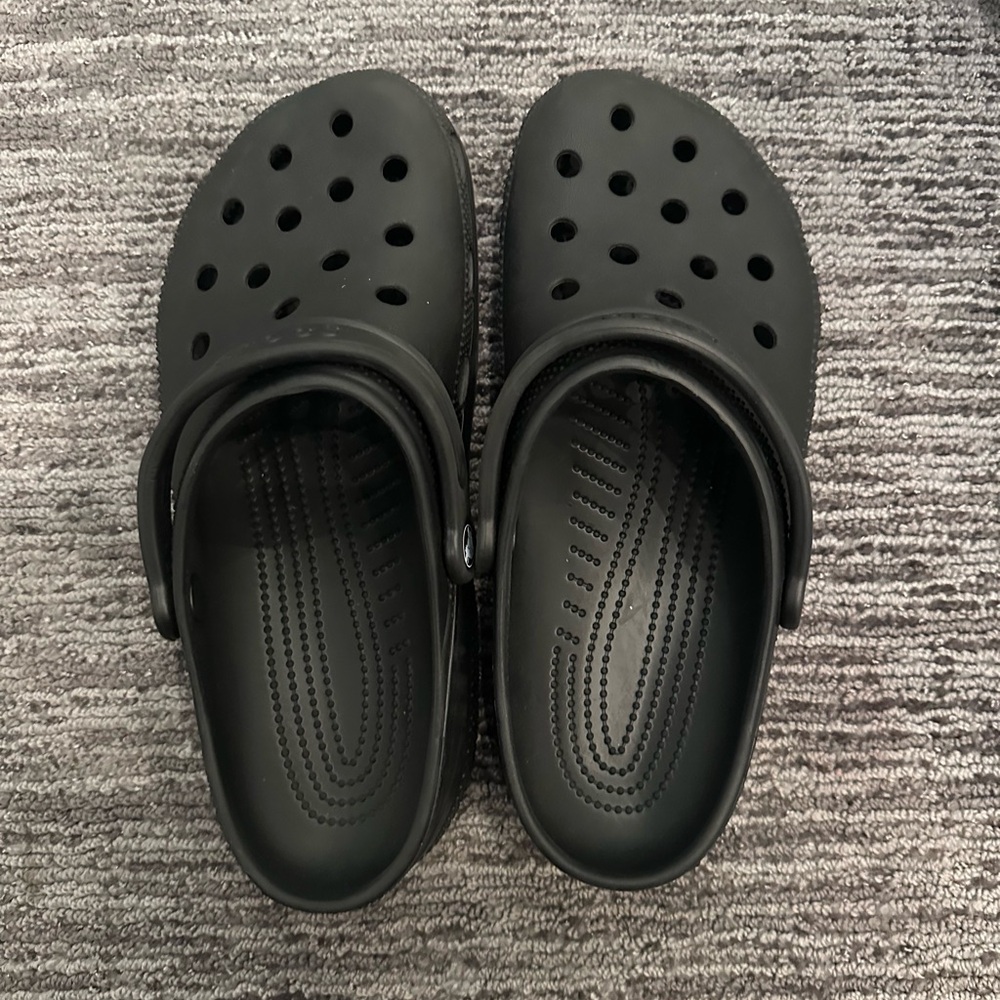 CROCS Classic Black Clogs